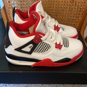 Jordan 4 Retro Fire Red 2020 (GS) (Size 3.5Y)